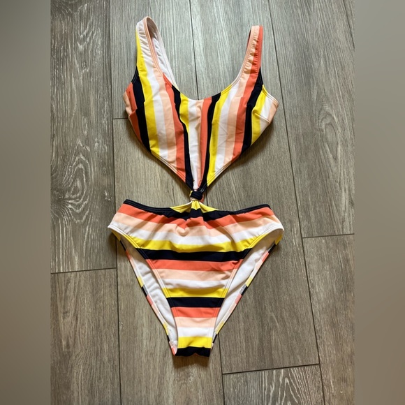 Abercrombie and Fitch Cut out Swim Suit One Piece Size Small - Picture 1 of 5